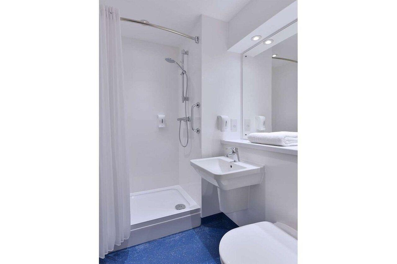 Travelodge Manchester Birch M62 Eastbound Heywood Bagian luar foto
