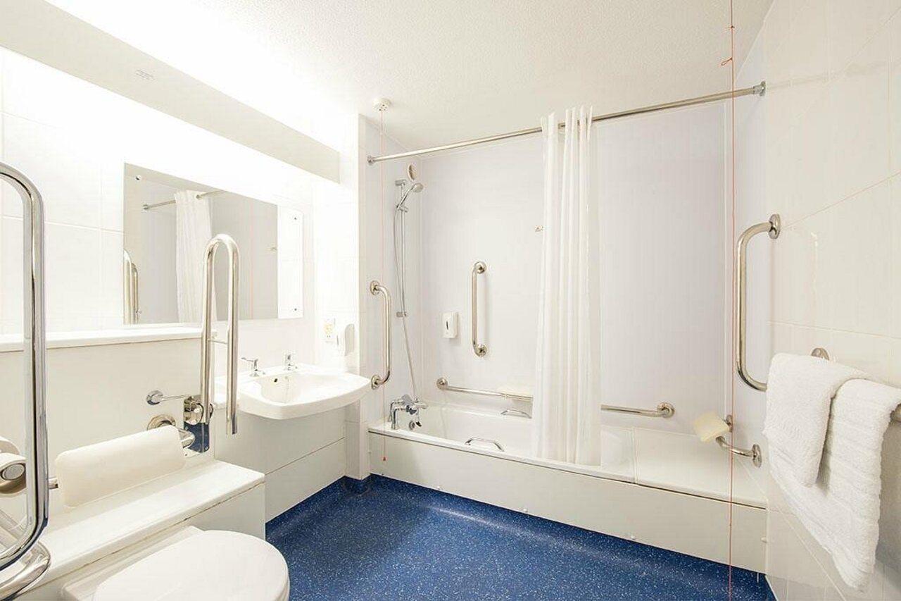Travelodge Manchester Birch M62 Eastbound Heywood Bagian luar foto